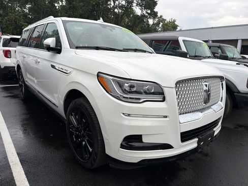 Used 2023 Lincoln Navigator L Reserve w/ Monochromatic Package AWD/4WD image 1