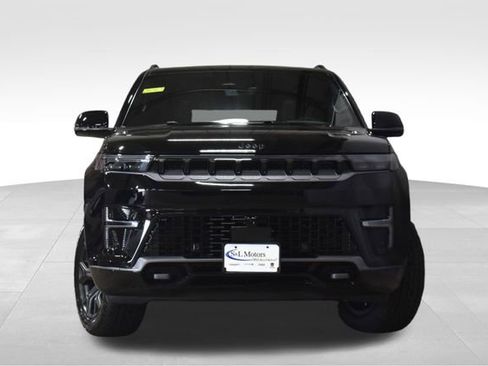 New 2026 Jeep Grand Wagoneer 4WD image 5