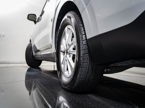 Used 2023 Kia Carnival LX image 40