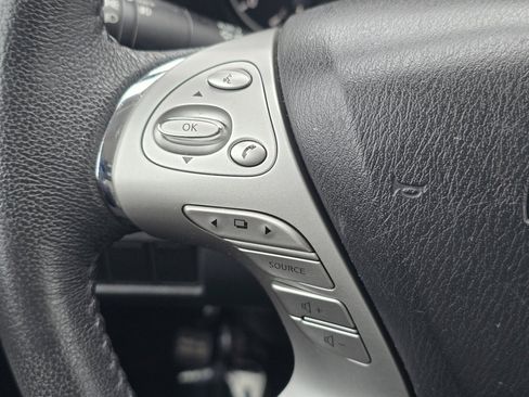 Used 2017 Nissan Murano SV image 30