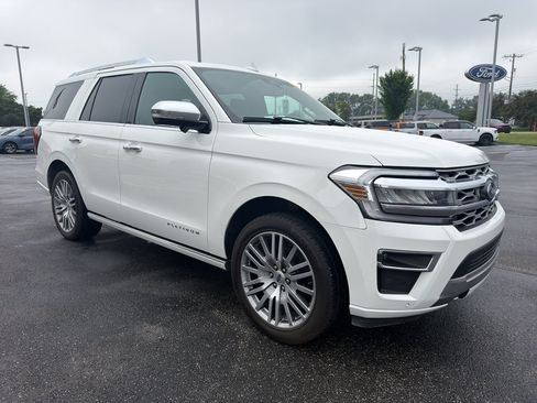 Used 2022 Ford Expedition Platinum AWD/4WD image 4