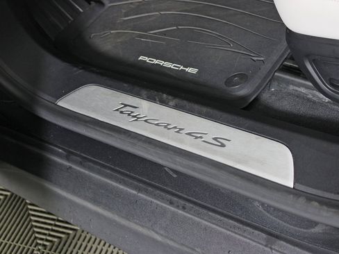 Used 2021 Porsche Taycan 4S image 18