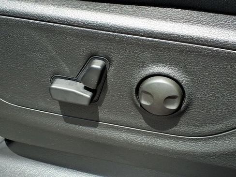 New 2026 RAM 1500 4x4 Crew Cab image 12