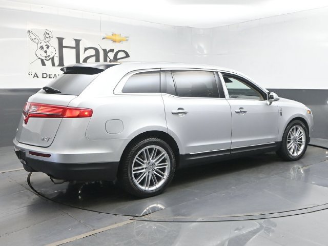 Used 2019 Lincoln MKT AWD image 60