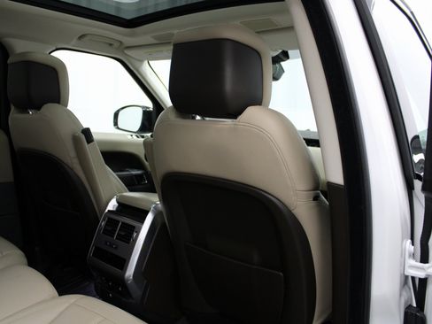 Used 2019 Land Rover Range Rover Sport HSE image 24