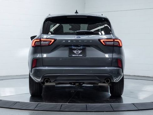 Used 2023 Ford Escape ST-Line w/ Tech Pack #1 FWD image 7