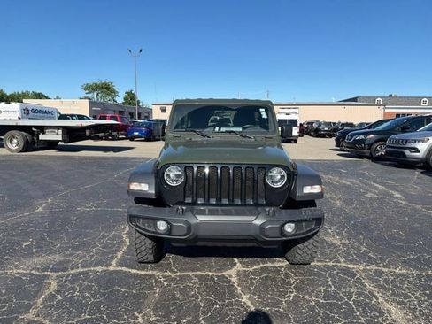 Used 2022 Jeep Wrangler Unlimited Sport AWD/4WD image 3