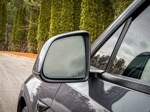 Used 2023 Tesla Model Y Performance image 21