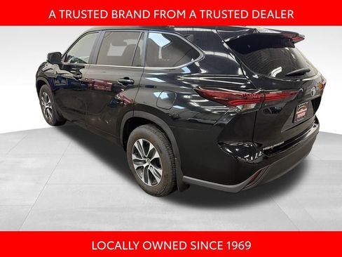 Certified 2024 Toyota Highlander XLE image 4