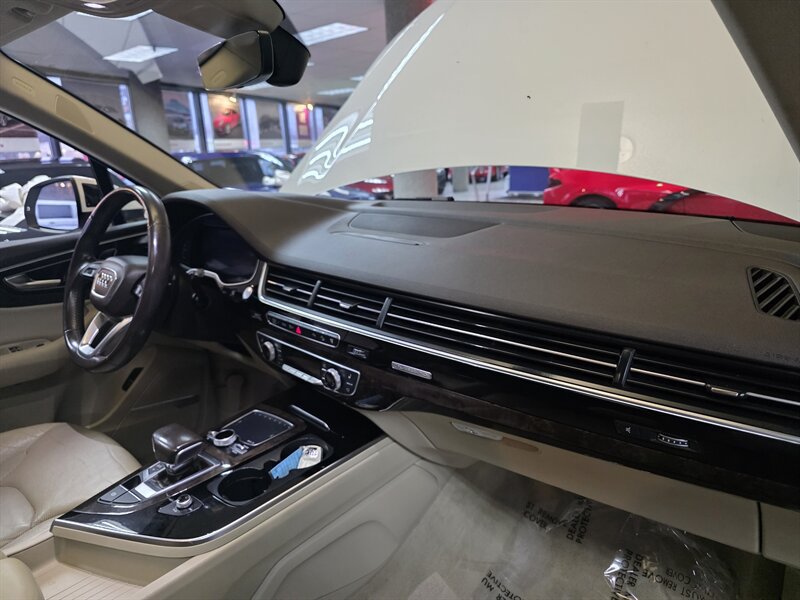 Used 2017 Audi Q7 3.0T Premium Plus w/ Premium Plus Package AWD/4WD image 17