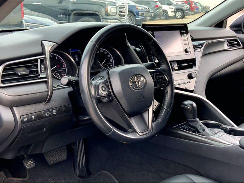 Used 2022 Toyota Camry SE image 16