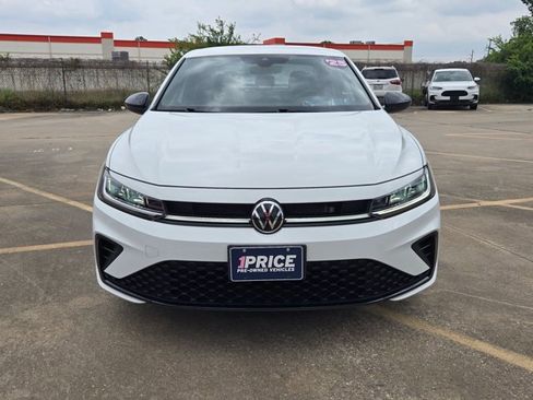 Used 2025 Volkswagen Jetta Sport FWD image 2