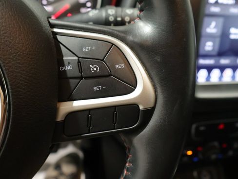 Used 2018 Jeep Compass Trailhawk w/ Cold Weather Group AWD/4WD image 33