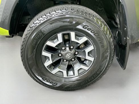 Certified 2023 Toyota Tacoma TRD Off-Road image 29