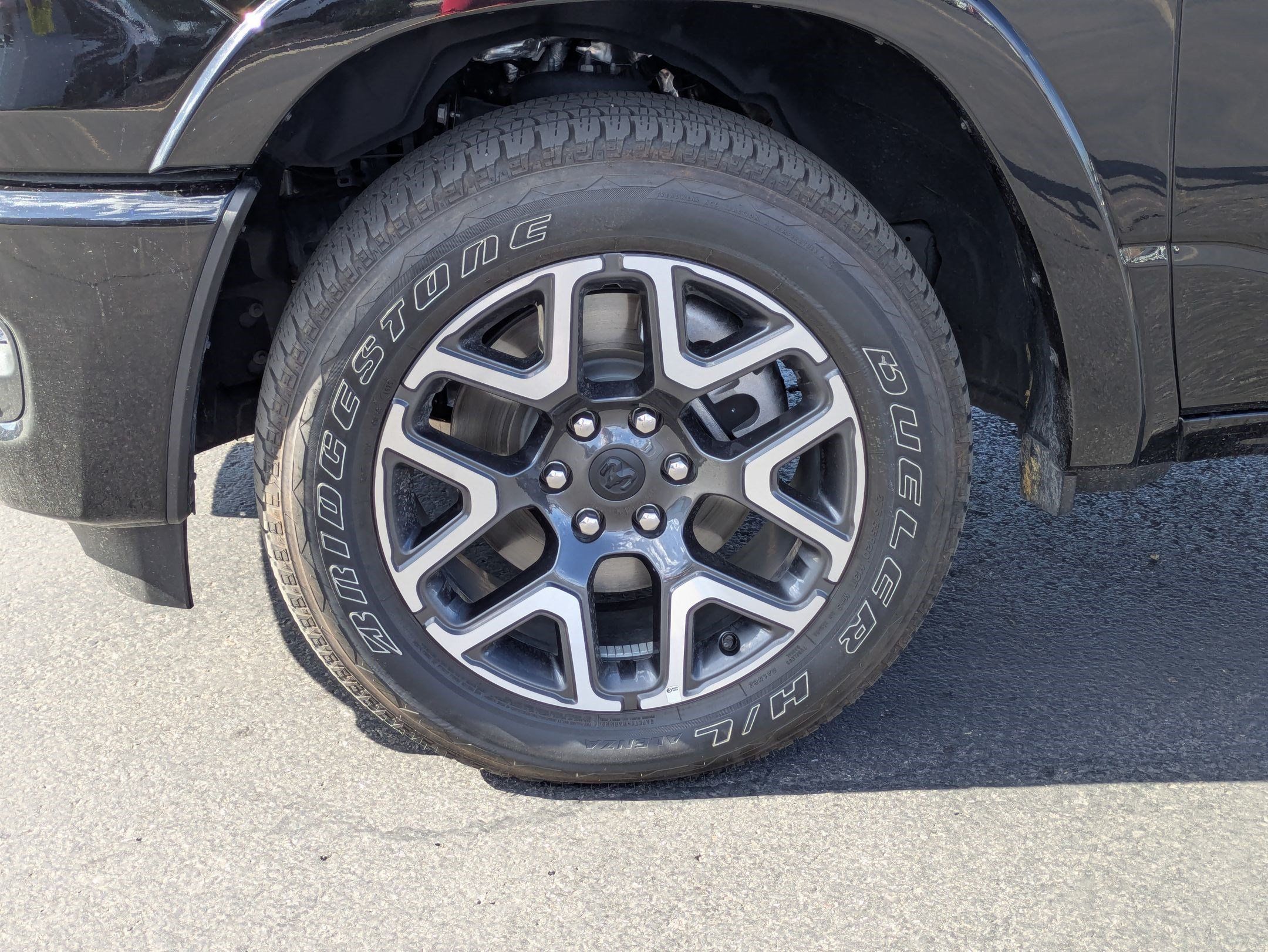 Used 2025 RAM 1500 Laramie w/ Sport Appearance Package AWD/4WD image 11