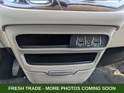 Used 2024 Chrysler Pacifica Touring-L image 28
