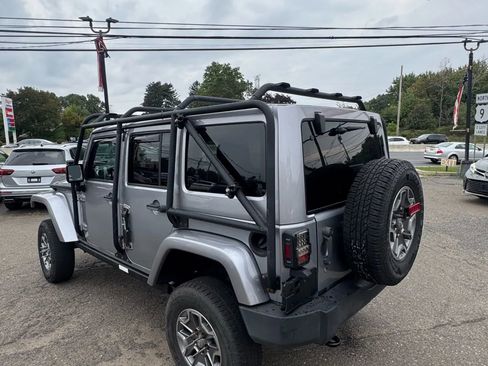 Used 2014 Jeep Wrangler Unlimited Rubicon w/ Connectivity Group image 7