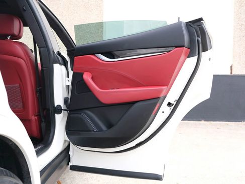 Used 2017 Maserati Levante S image 29