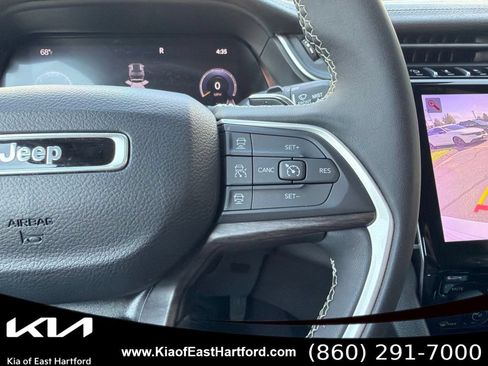 Used 2023 Jeep Grand Cherokee Limited AWD/4WD image 32