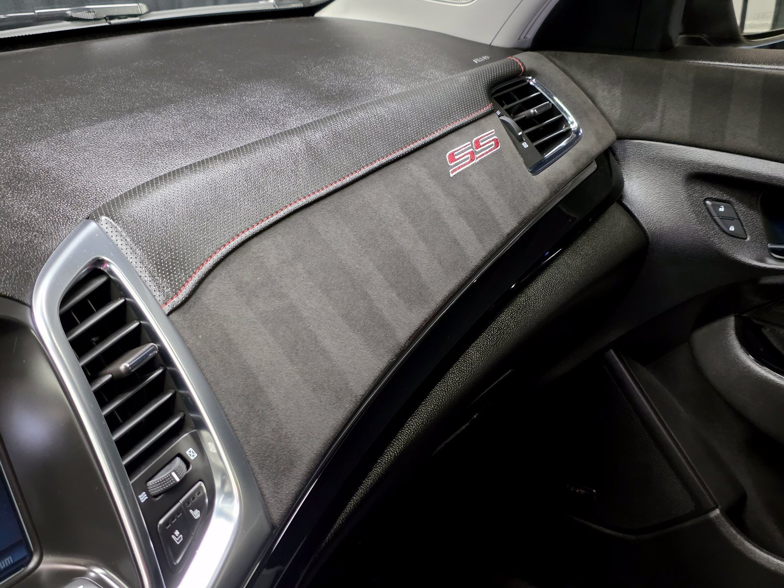 Used 2016 Chevrolet SS RWD image 28