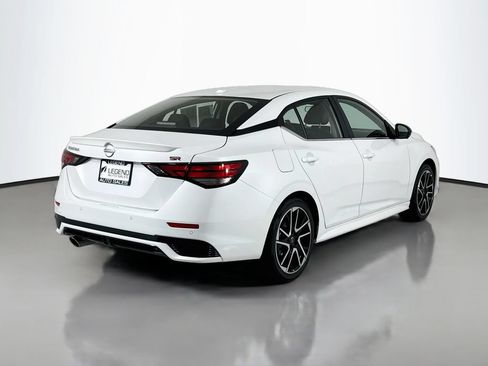 Used 2024 Nissan Sentra SR w/ SR Premium Package FWD image 5