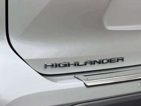 Used 2023 Toyota Highlander Platinum AWD/4WD image 13