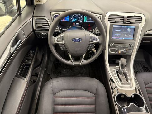 Used 2016 Ford Fusion SE FWD image 25
