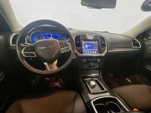 Used 2021 Chrysler 300 Touring w/ Sport Appearance Package RWD image 16
