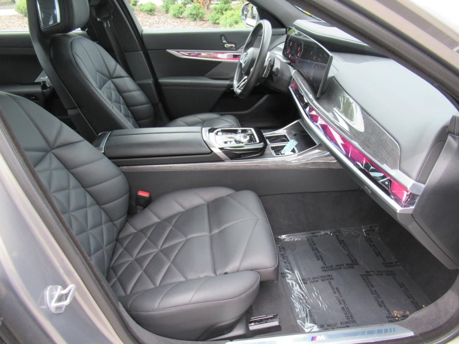 Used 2023 BMW 740i RWD image 10
