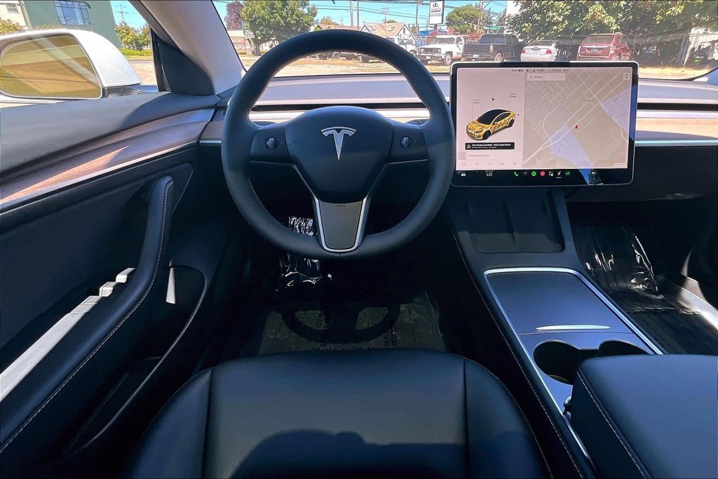 Used 2021 Tesla Model 3 Standard Range Plus RWD image 7