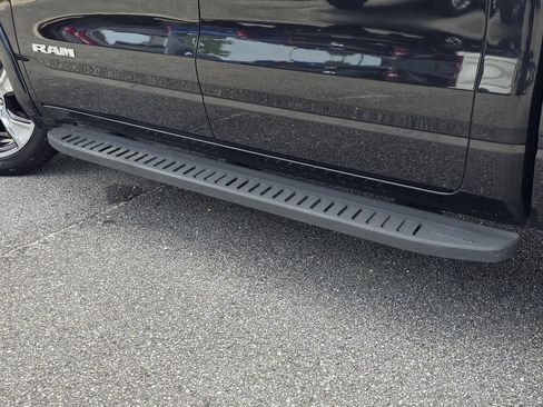 Used 2019 RAM 1500 Laramie AWD/4WD image 28