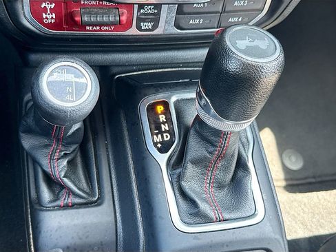 Used 2023 Jeep Wrangler Unlimited Rubicon AWD/4WD image 18