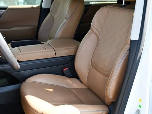 Used 2025 INFINITI QX80 Luxe AWD/4WD image 17
