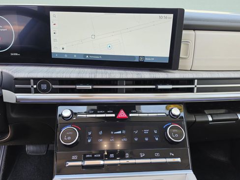 Used 2025 Hyundai Santa Fe Calligraphy AWD/4WD image 27