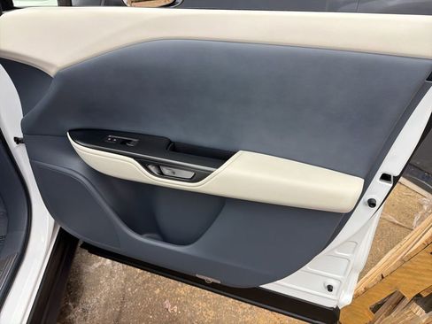 Used 2025 Lexus RZ 450e w/ Technology Package image 25