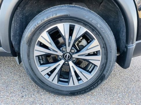 Certified 2023 Nissan Rogue SV image 8