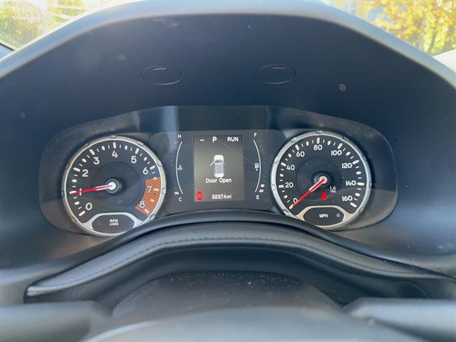 Used 2023 Jeep Renegade Latitude w/ Premium Group AWD/4WD image 10