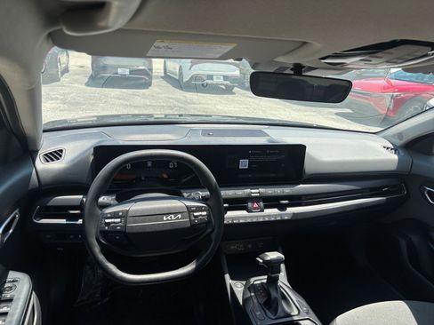 Used 2025 Kia K4 FWD image 35