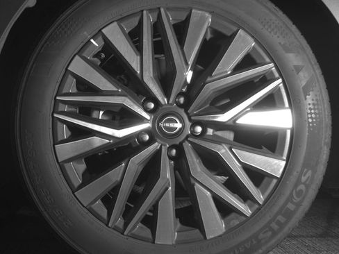 Used 2025 Nissan Altima 2.5 SV image 12