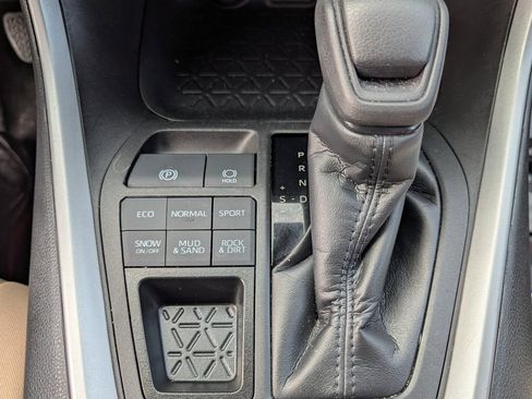 Used 2023 Toyota RAV4 XLE image 19