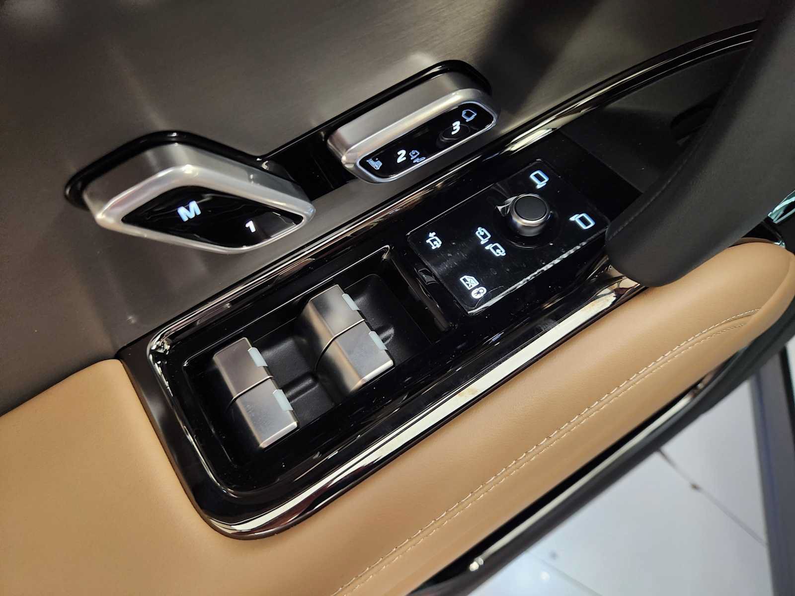 New 2026 Land Rover Range Rover Sport SE AWD/4WD image 21