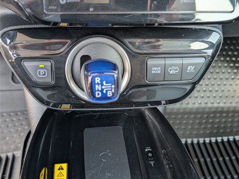 Used 2021 Toyota Prius Prime XLE image 28