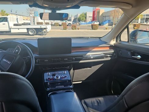 Used 2023 Lincoln Nautilus Reserve w/ Luxury Package image 10