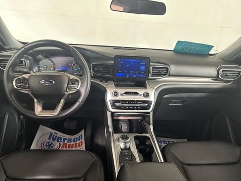 Used 2023 Ford Explorer XLT w/ Equipment Group 202A AWD/4WD image 30