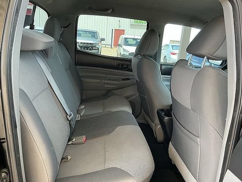 Used 2014 Toyota Tacoma PreRunner w/ TRD Sport Package RWD image 12