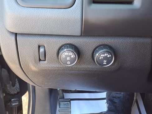 Used 2021 Chevrolet Colorado Z71 AWD/4WD image 37