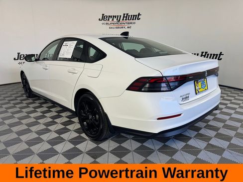 Used 2025 Honda Accord SE image 9
