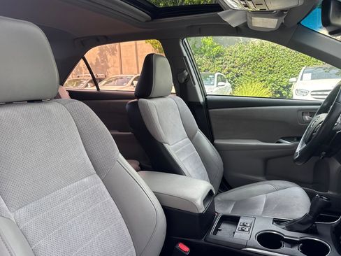 Used 2015 Toyota Camry XSE w/ Advanced Technology Package FWD image 31