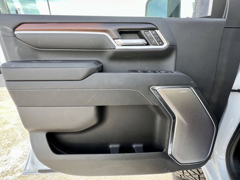 New 2026 GMC Sierra 3500 Denali w/ Denali Reserve Package image 9