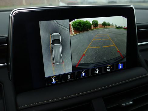 Used 2023 Chevrolet Tahoe Premier AWD/4WD image 5